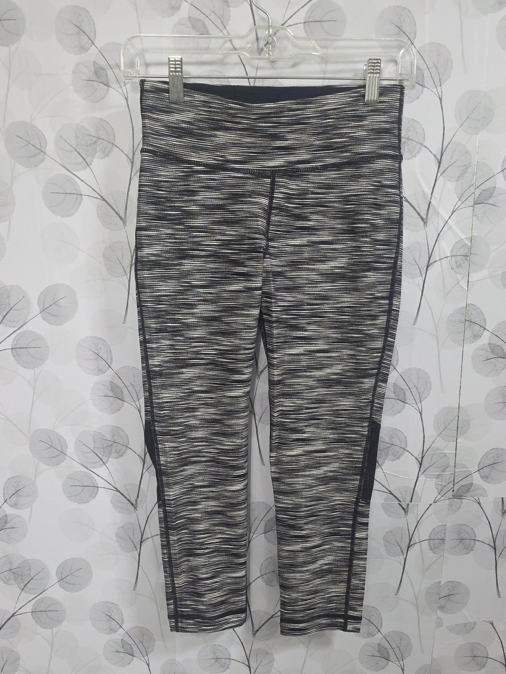 Tommy Hilfiger Black & White Space-Dye Capri Leggings